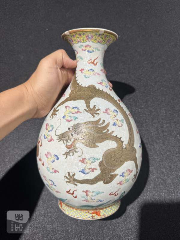 清咸丰 白釉轧道粉彩云龙纹玉壶春瓶 - 图2